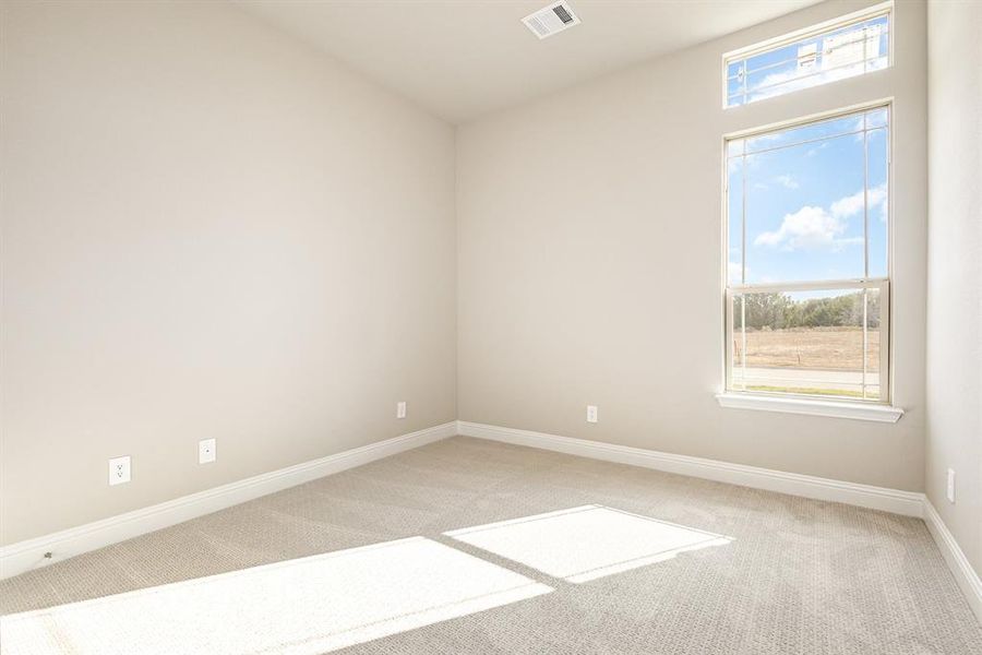 Spacious, unfurnished interior of a new home in Ten Mile Creek Estates, DeSoto (Image 18).