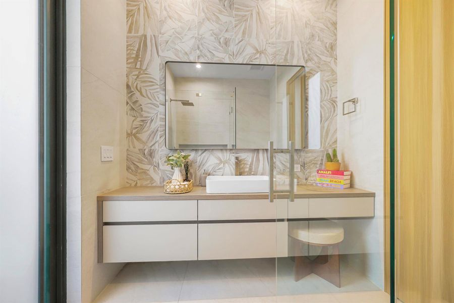 Furnished interior view inside a new home in , Fort Lauderdale (Image 67).