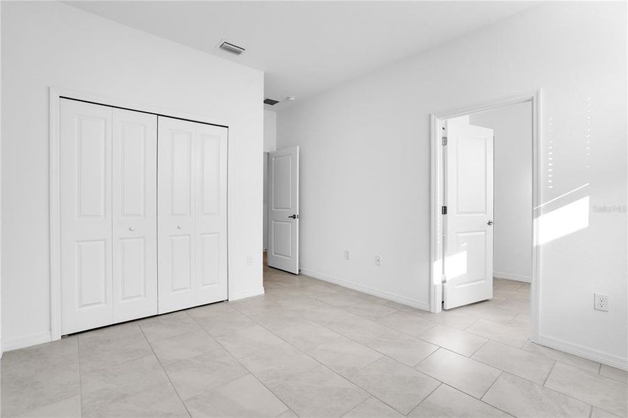 Spacious, unfurnished interior of a new home in Rye Ranch, Parrish (Image 19).