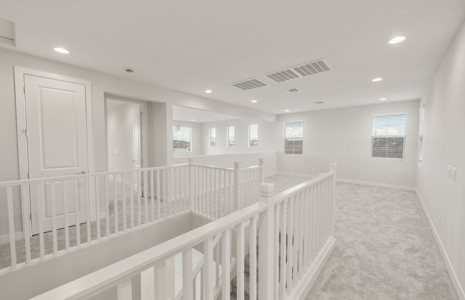 Spacious, unfurnished interior of a new home in Jorde Farms, Queen Creek (Image 22). Spacious, unfurnished interior of a new home in Jorde Farms, Queen Creek (Image 22).
