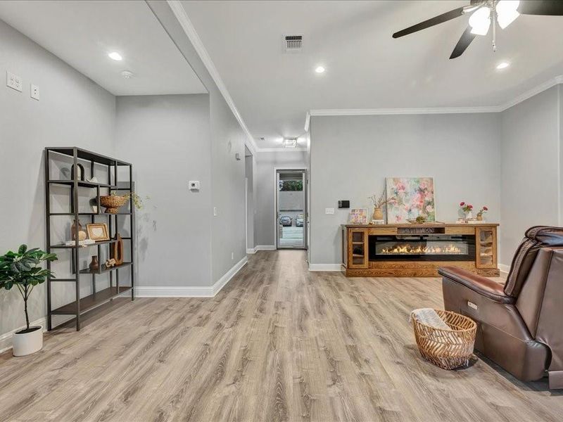 Furnished interior view inside a new home in , Lufkin (Image 16).