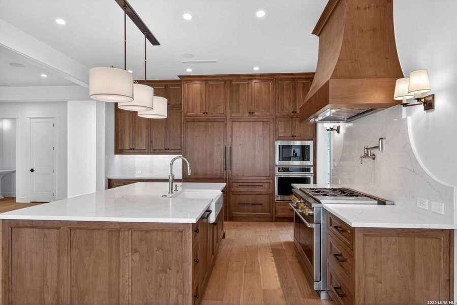 Furnished interior view inside a new home in , Alamo Heights (Image 7).