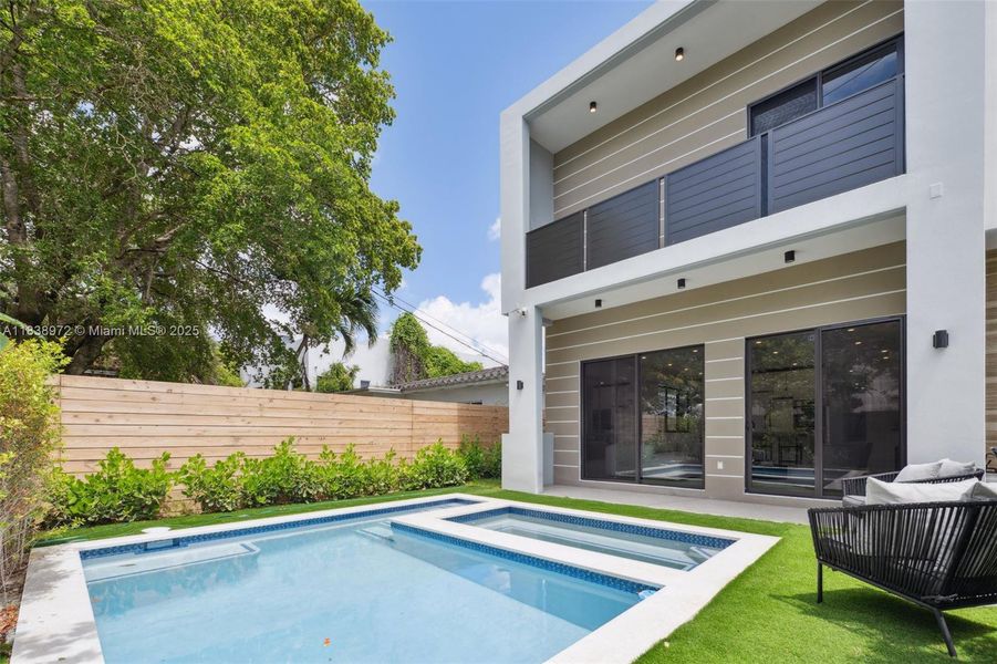 Exterior details and patio area of a home in , Miami (Image 29).