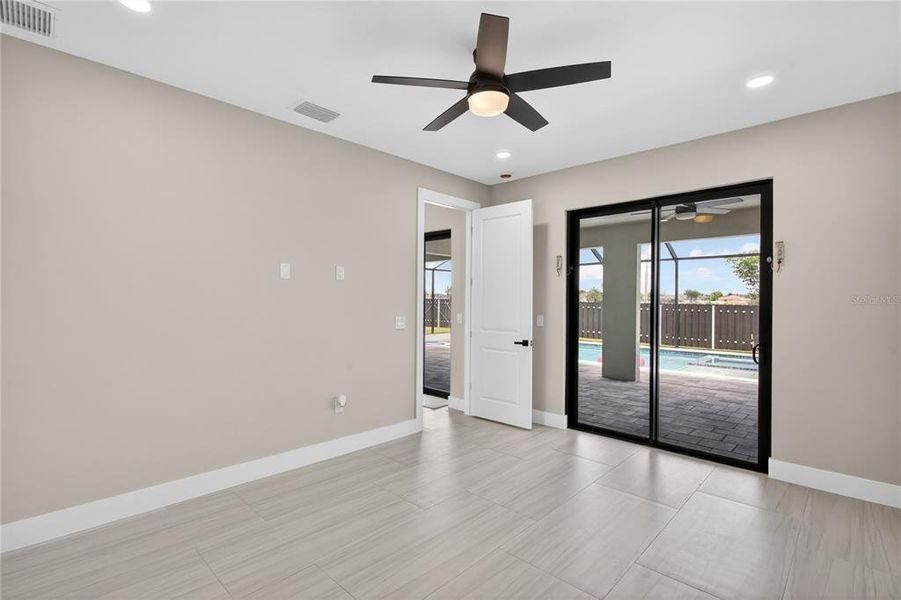 Spacious, unfurnished interior of a new home in , Cape Coral (Image 40).