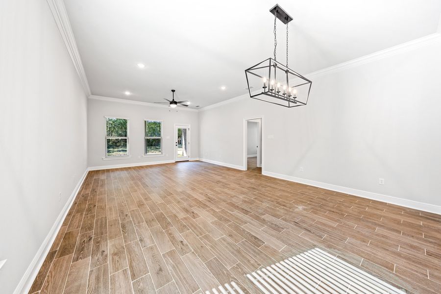 Spacious, unfurnished interior of a new home in Sentinel Ridge, Pace (Image 12).