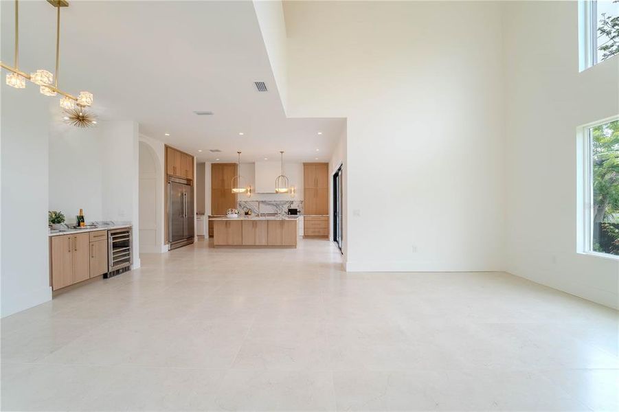 Spacious, unfurnished interior of a new home in , Tampa (Image 58).