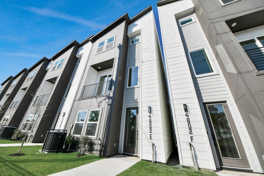 Front exterior of a new home in , Houston, TX, highlighting curb appeal (Image 2). Front exterior of a new home in , Houston, TX, highlighting curb appeal (Image 2).