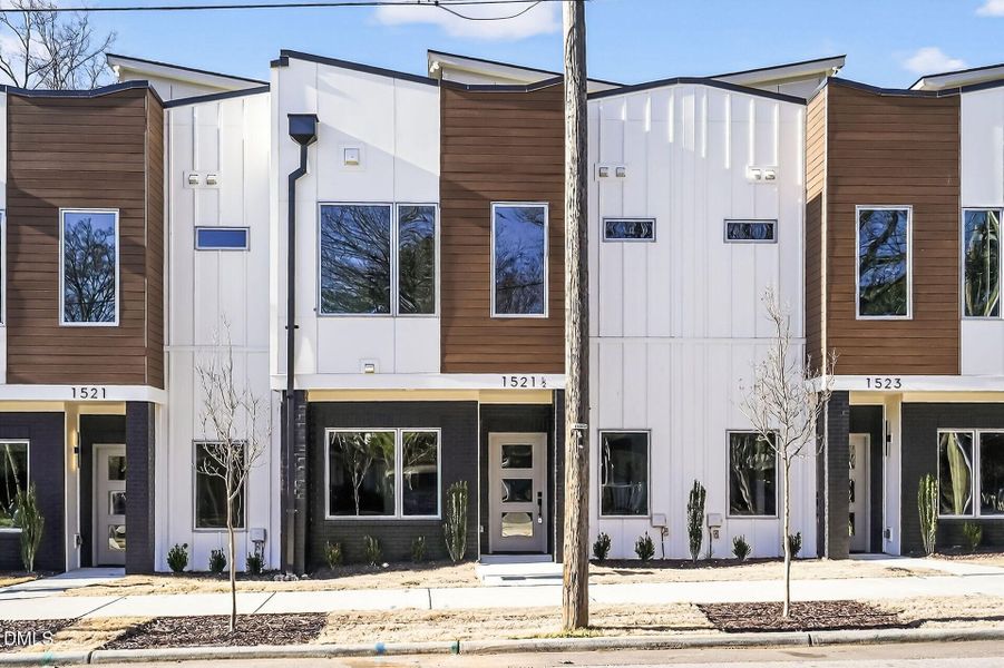 001-1920x1080-main-exterior 001-1920x1080-main-exterior