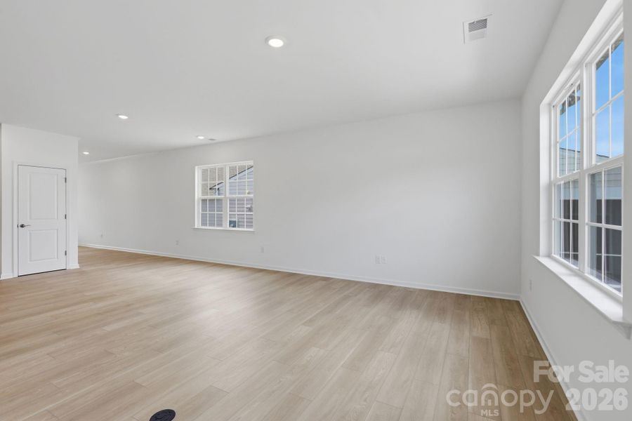Spacious, unfurnished interior of a new home in Roselyn, Lancaster (Image 17).