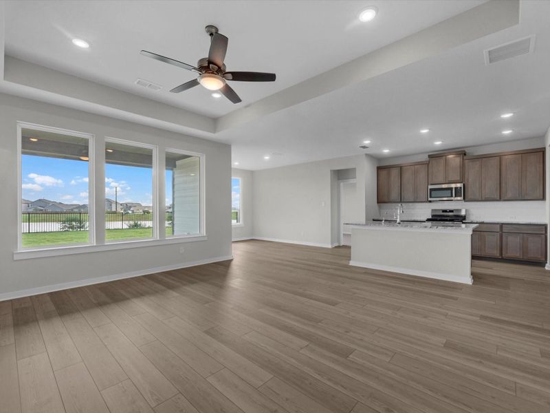 Spacious, unfurnished interior of a new home in Mason Woods, Cypress (Image 14).