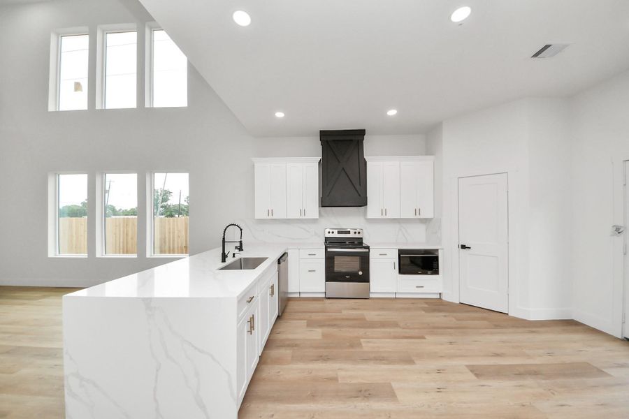 Image 27 of a home in .