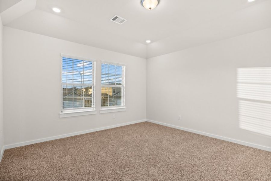 Spacious, unfurnished interior of a new home in Glendale Lakes, Rosharon (Image 26).