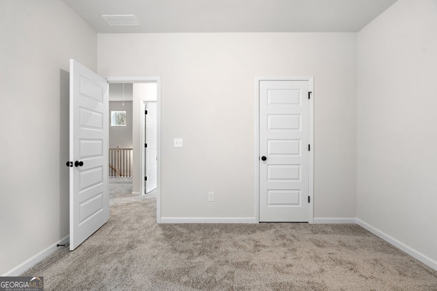 Spacious, unfurnished interior of a new home in Stonebridge North, Macon (Image 22). Spacious, unfurnished interior of a new home in Stonebridge North, Macon (Image 22).