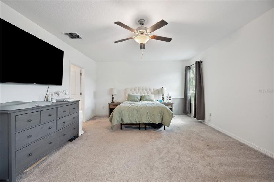 Furnished interior view inside a new home in , Plant City (Image 11).