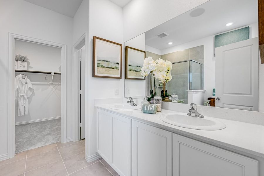 Furnished interior view inside a new home in River Ridge, Crandall (Image 10).