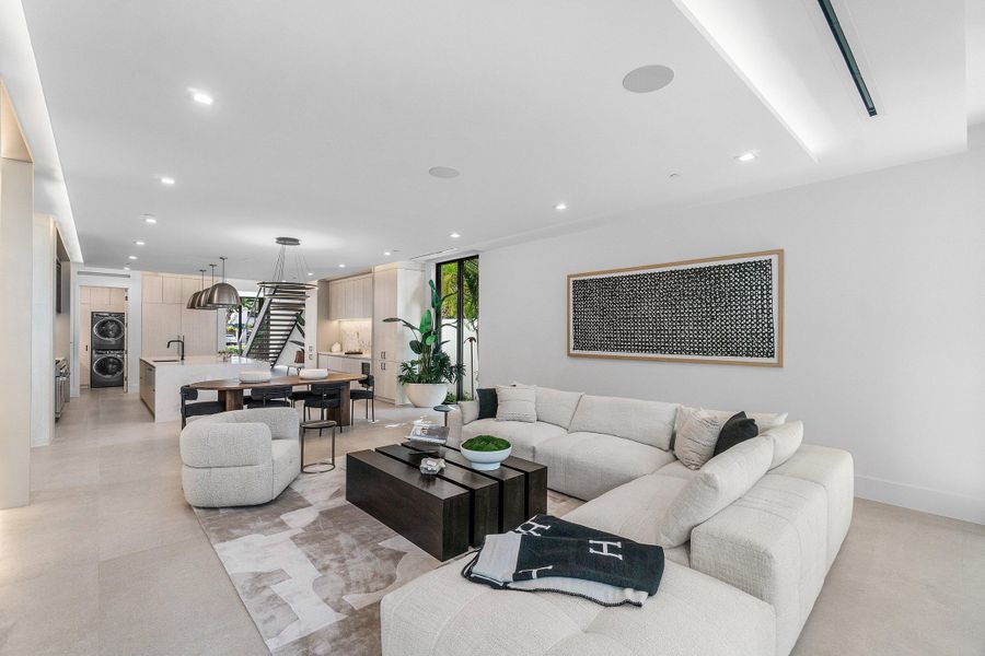 018-810PalmTrail-DelrayBeach-FL-33483-SM