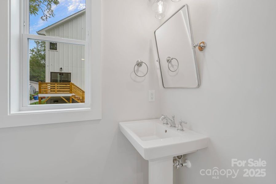 Image 18 of a home in .