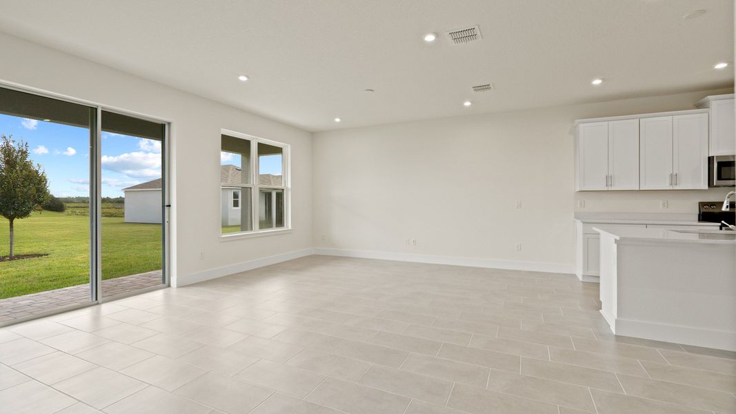 Representative unfurnished interior of a home built from the Longleaf by DRB Homes in Lakeside at Satilla, St. Cloud (Image 37).