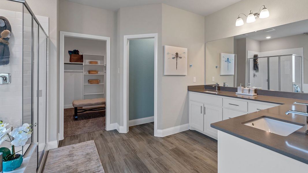 Representative furnished interior of a home built from the Wimberley by D.R. Horton in Lakeview Pointe, Grand Prairie (Image 32).