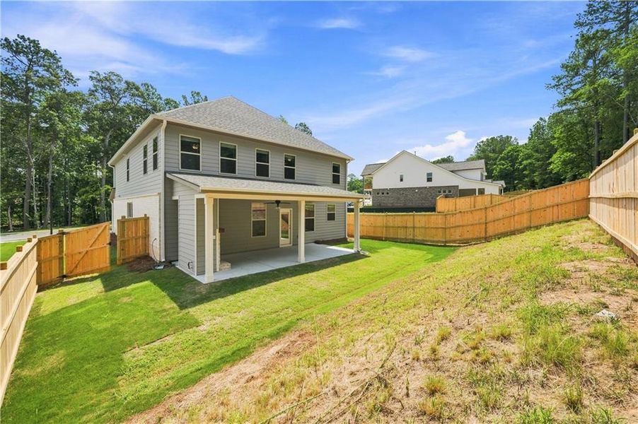 Exterior details and patio area of a home in Hamilton Lakes, Lawrenceville (Image 19).