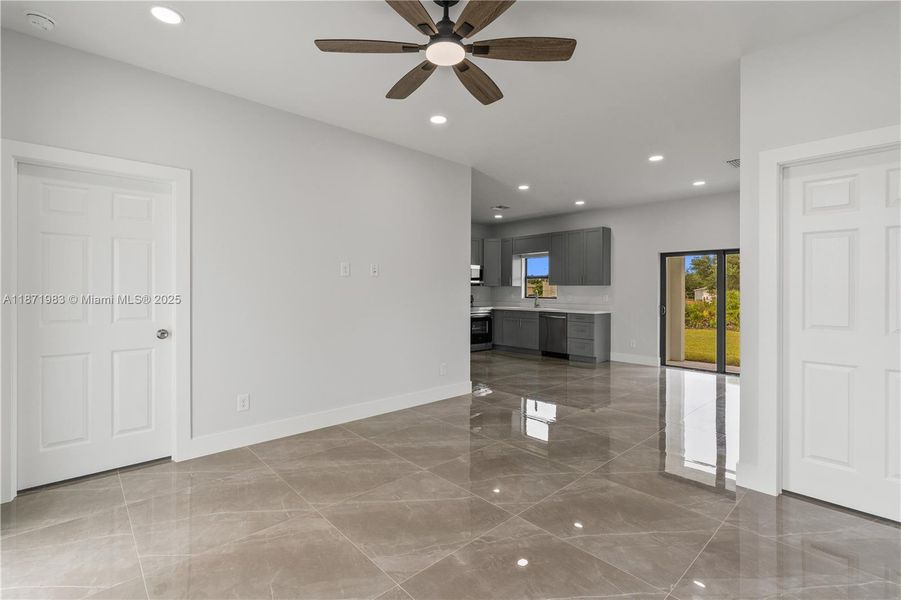 Spacious, unfurnished interior of a new home in , Lehigh Acres (Image 11).