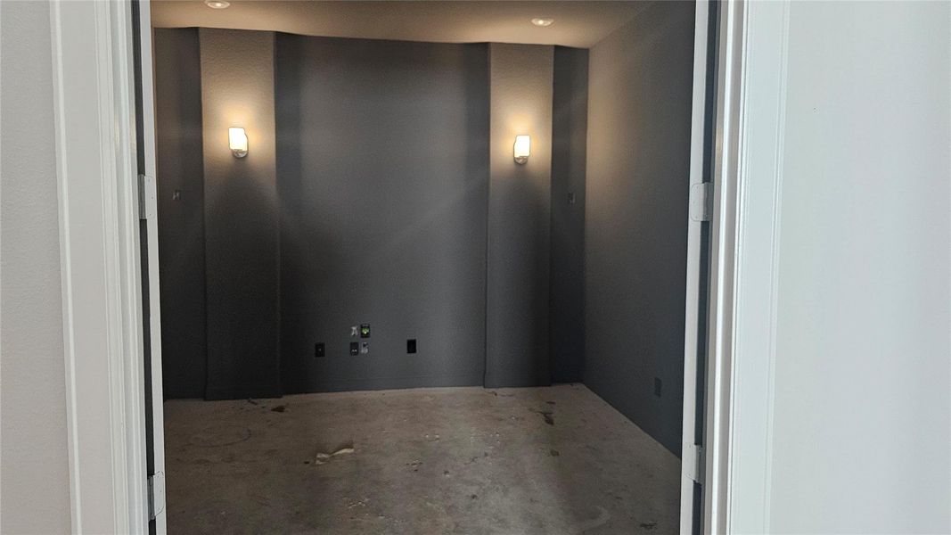 Spacious, unfurnished interior of a new home in Sienna 65', Missouri City (Image 28). Spacious, unfurnished interior of a new home in Sienna 65', Missouri City (Image 28).