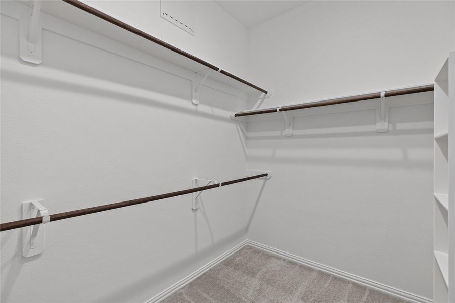 Spacious, unfurnished interior of a new home in Oakwood Estates, Waller (Image 13).