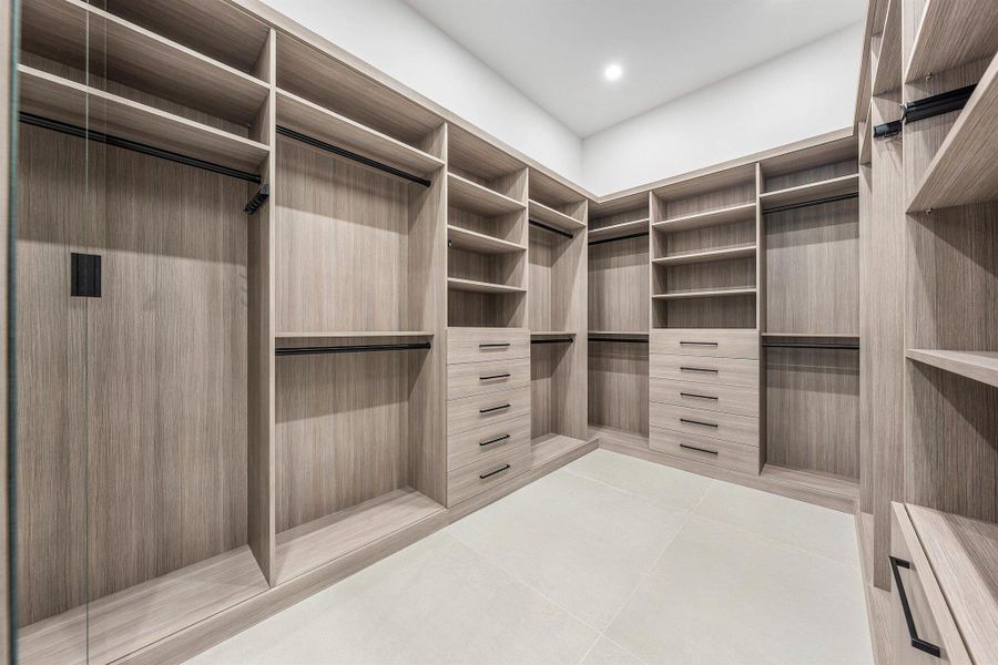 Spacious, unfurnished interior of a new home in , Boca Raton (Image 26).