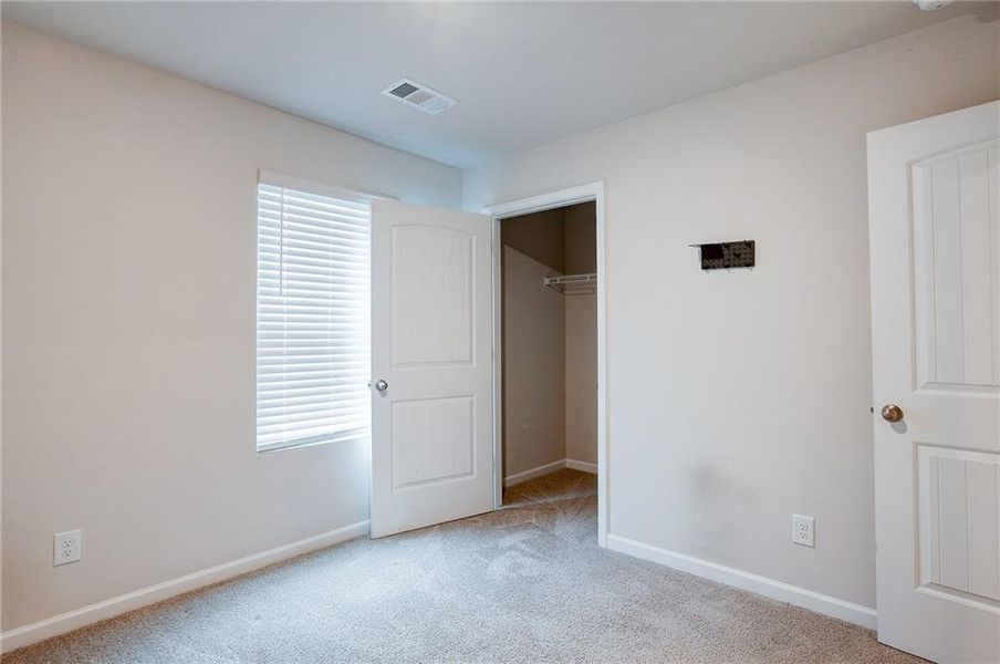 Spacious, unfurnished interior of a new home in , Acworth (Image 22).