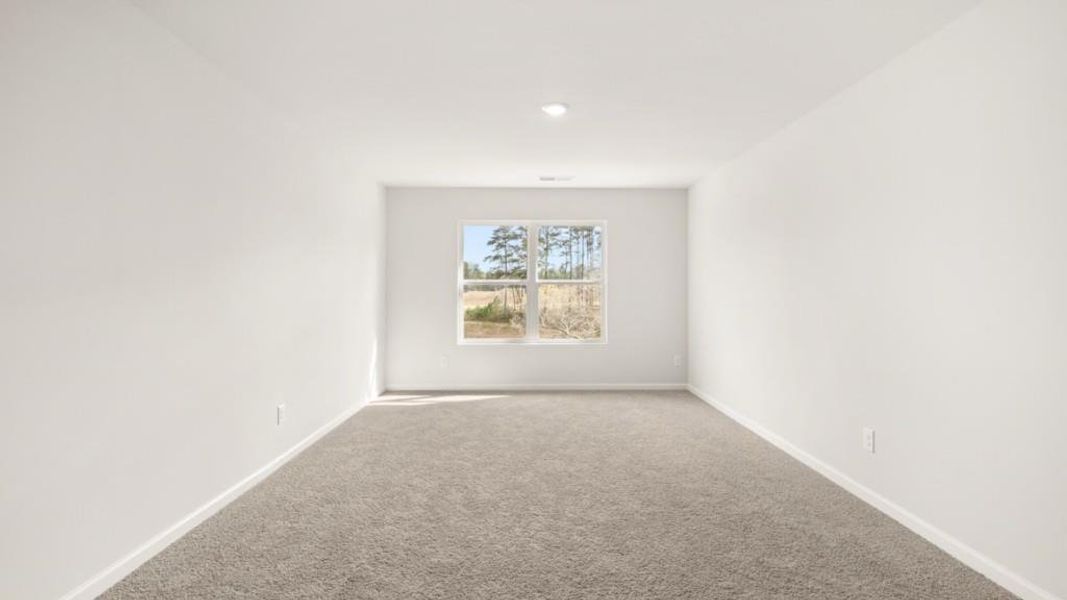 Spacious, unfurnished interior of a new home in Thompson Ridge, Dallas (Image 17).
