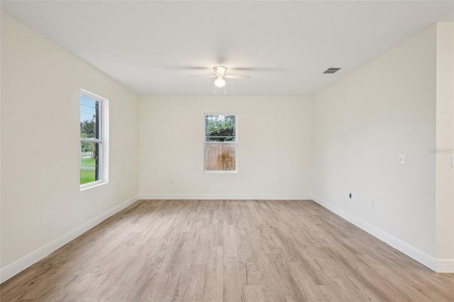 Spacious, unfurnished interior of a new home in , Lakeland (Image 26).