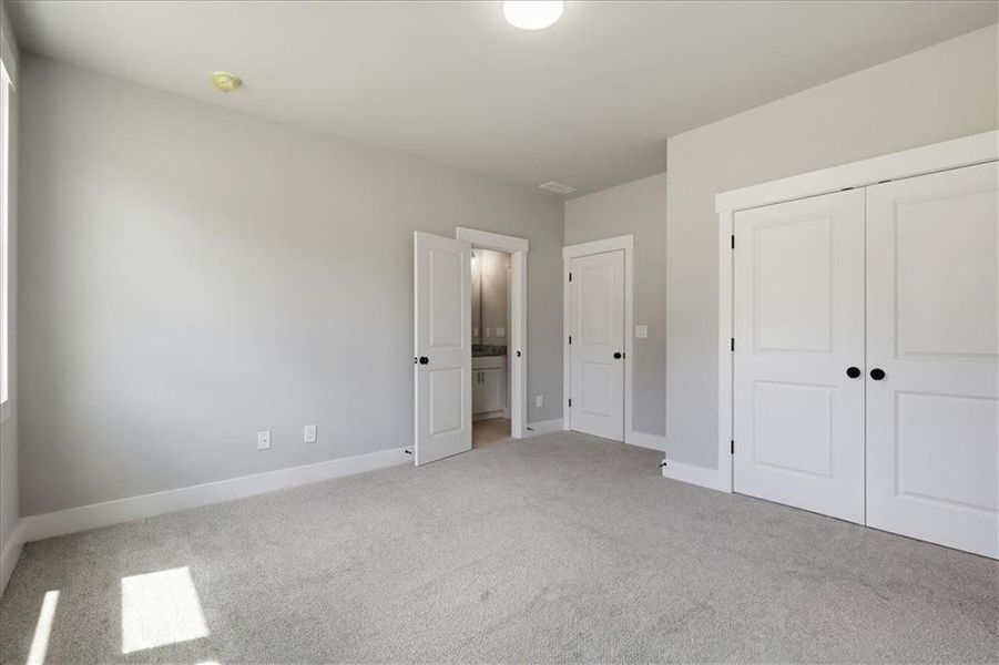 Spacious, unfurnished interior of a new home in , Statham (Image 34).