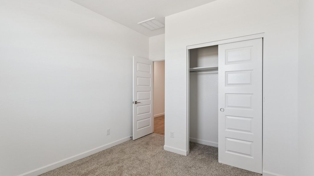 Spacious, unfurnished interior of a new home in Del Rio Ranch, Avondale (Image 28).