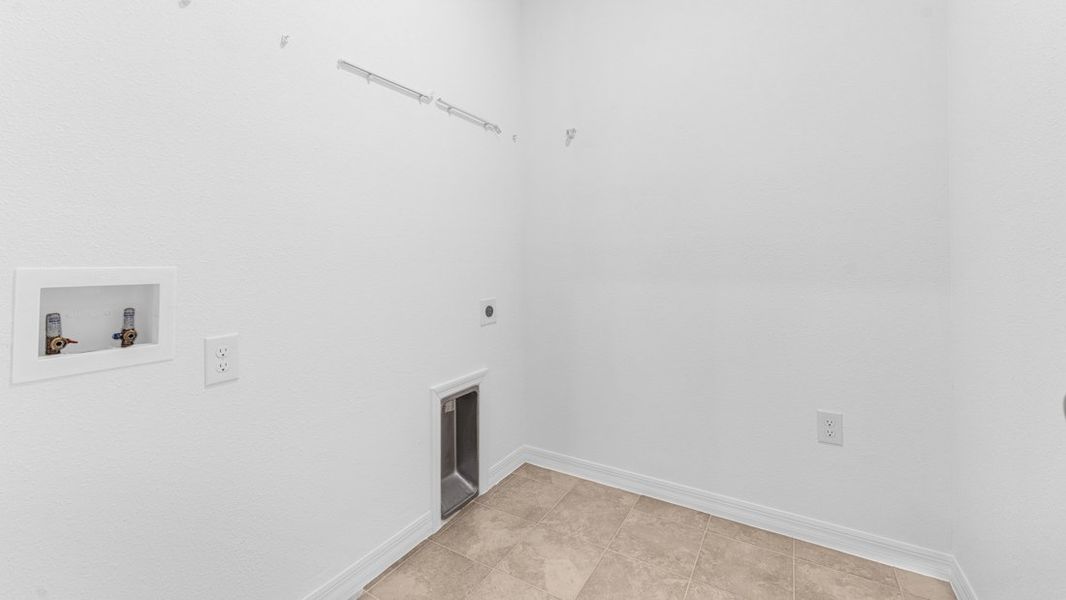 Spacious, unfurnished interior of a new home in Coopers Meadow, Jacksonville (Image 21).