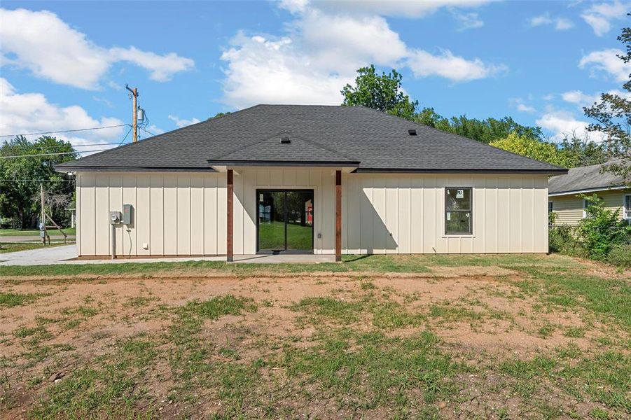 Exterior details and patio area of a home in , Waco (Image 25).