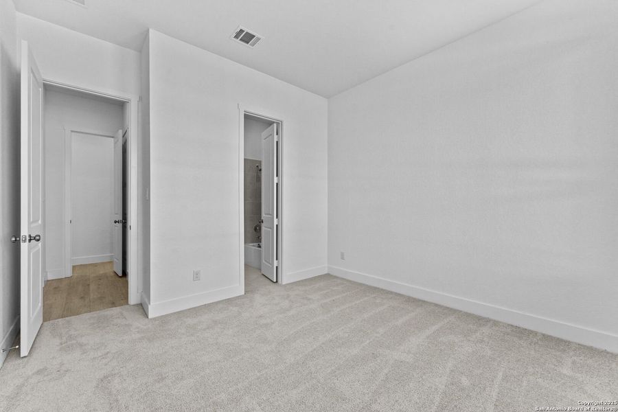 Spacious, unfurnished interior of a new home in Gatehouse: Classic Collection, New Braunfels (Image 36).