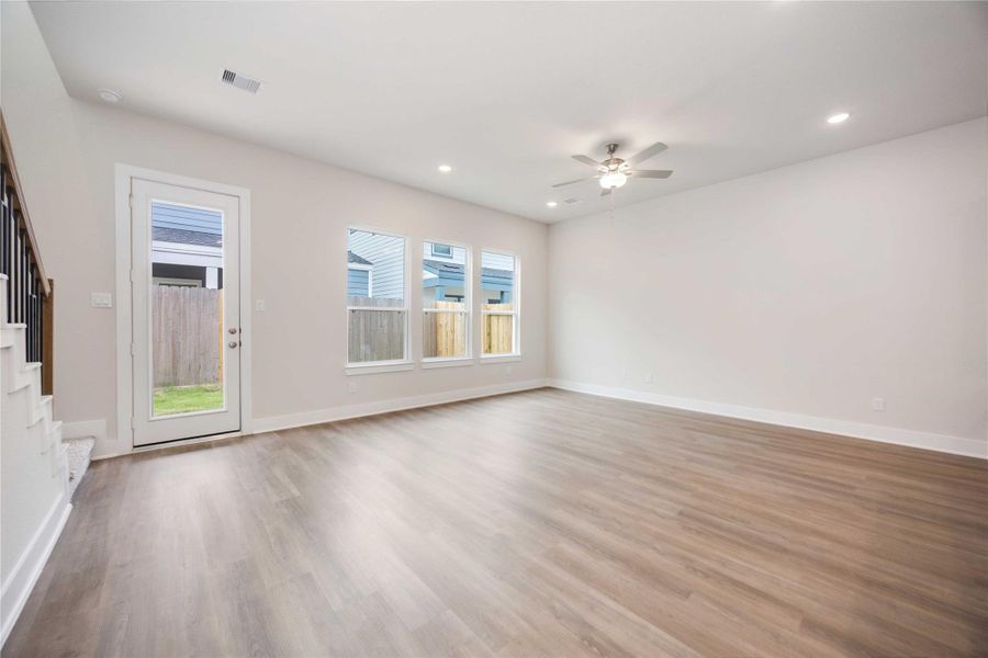 Spacious, unfurnished interior of a new home in Alicante, Houston (Image 20). Spacious, unfurnished interior of a new home in Alicante, Houston (Image 20).