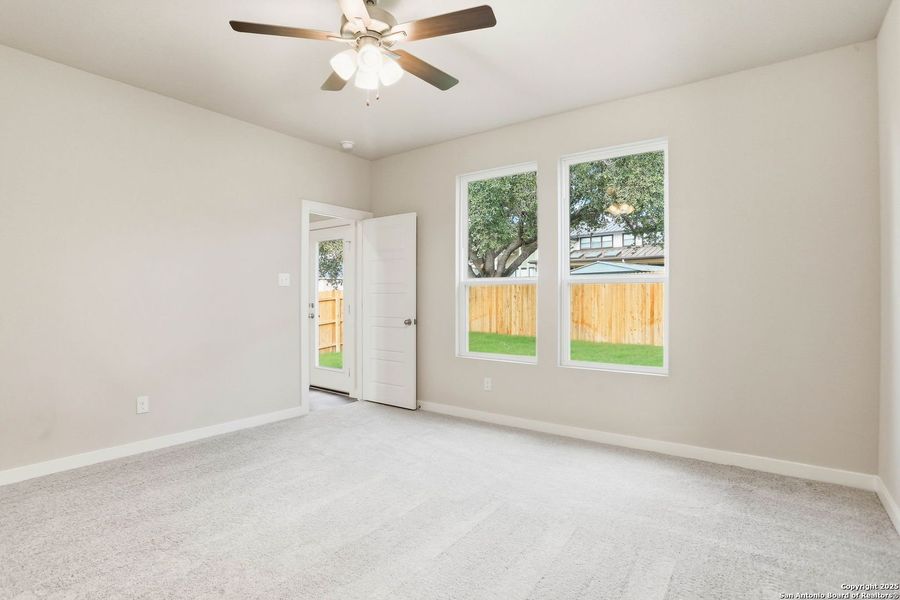 Spacious, unfurnished interior of a new home in Fairway Crossing 40s, San Antonio (Image 22). Spacious, unfurnished interior of a new home in Fairway Crossing 40s, San Antonio (Image 22).