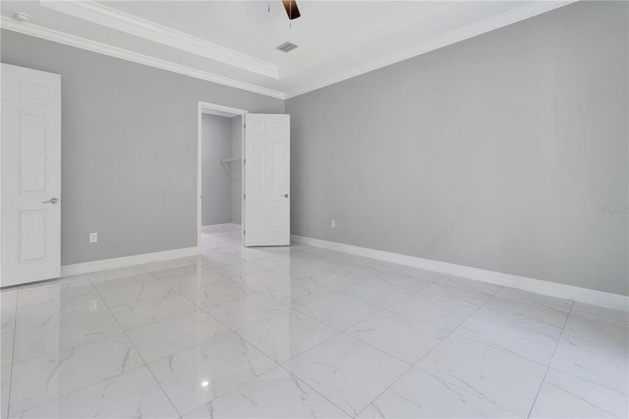 Spacious, unfurnished interior of a new home in , Leesburg (Image 42).