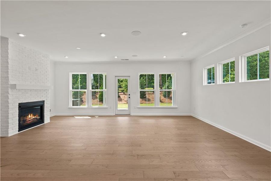 Spacious, unfurnished interior of a new home in Adler Springs, Powder Springs (Image 6).