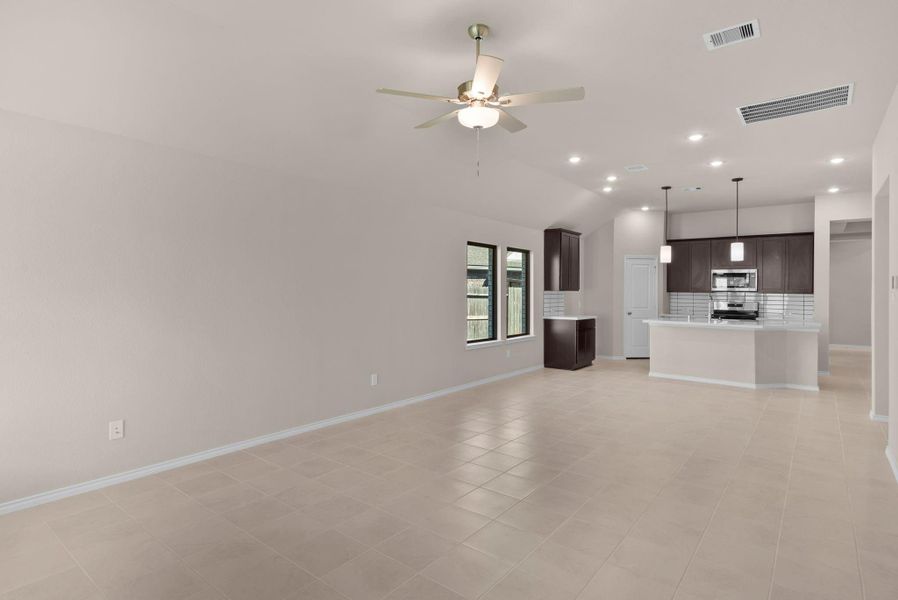 Spacious, unfurnished interior of a new home in The Trails 40', New Caney (Image 19).