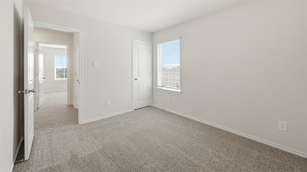 Spacious, unfurnished interior of a new home in Sweetwater Springs, Sherman (Image 26).