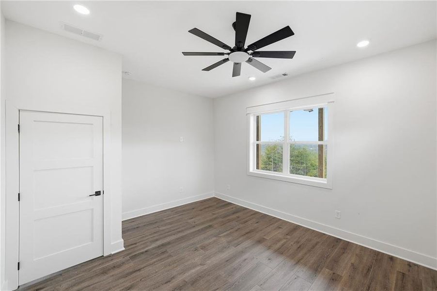 Spacious, unfurnished interior of a new home in , Ranger (Image 41).