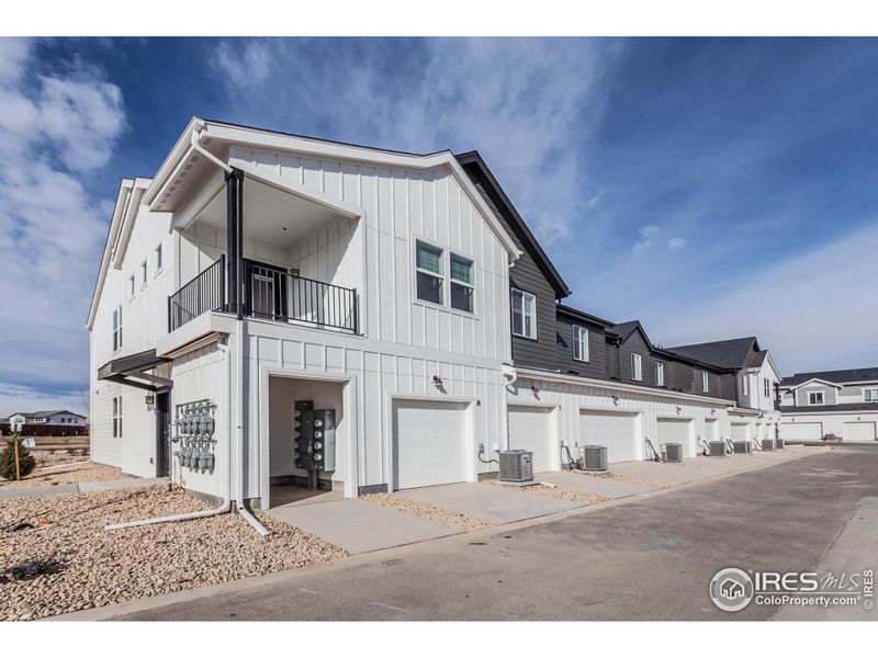 1 car attached garage 1 car attached garage