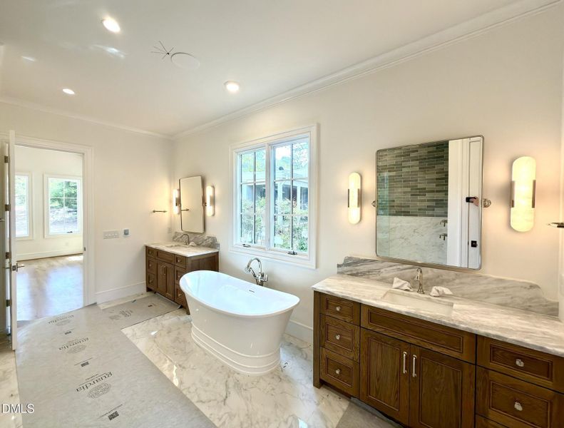 2E40B92F-C978-4A4E-87A6-C16B85E43519_1_1