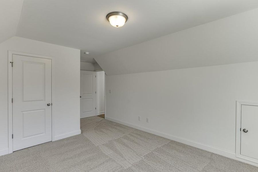 Spacious, unfurnished interior of a new home in , Commerce (Image 19).
