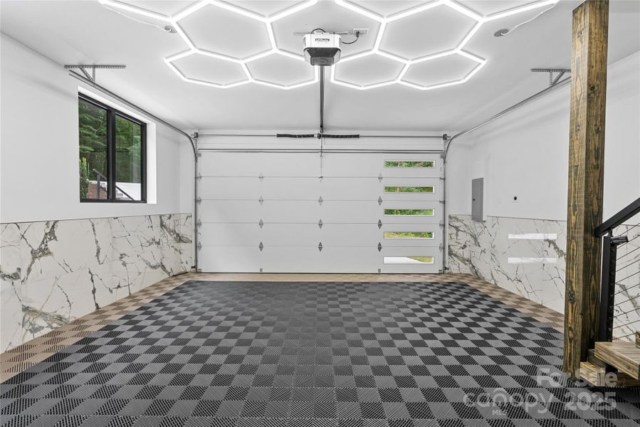 Image 34 of a home in .