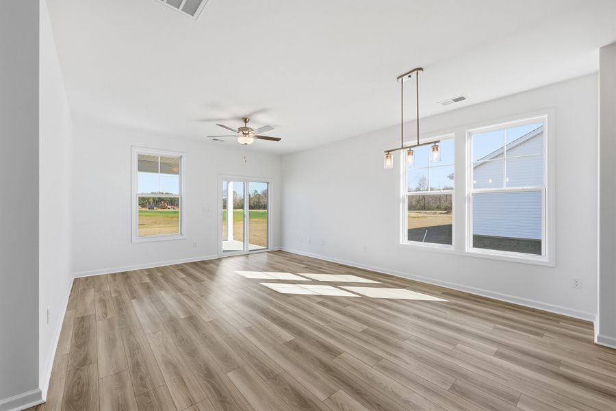 Representative unfurnished interior of a home built from the Habersham II by Great Southern Homes in Edgefield, Loris (Image 73).