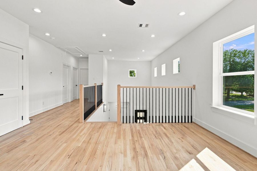 Spacious, unfurnished interior of a new home in , Houston (Image 28).
