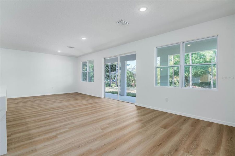 Spacious, unfurnished interior of a new home in , Palm Bay (Image 18).